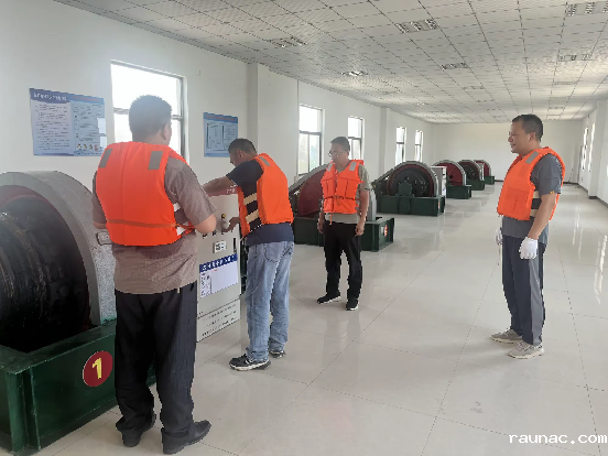 1747988596358887.png 20250521实战砺精兵 防汛护安澜——区水利局开展两座中型水库防汛抢险演练269.png